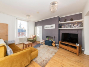 Pass the Keys Music-Themed and Kid-Friendly Flat close to Centre